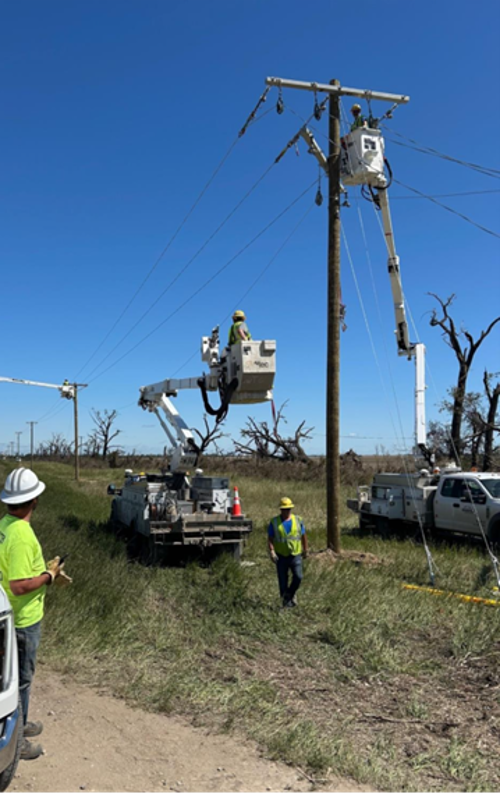 Our crews work tirelessly to restore electricity after the June 20 storm—part of the extraordinary response that earned us EEI’s Emergency Response Award.