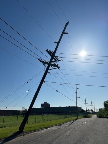 Leaning powerline